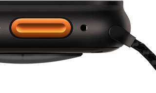 Apple Watch Ultra 3, Farbe Schwarz, Titangehäuse, konvexer Sensor auf der Rückseite, linke Seitenansicht, Lautsprecher/Lüftungsöffnung, Actiontaste, Mikrofon